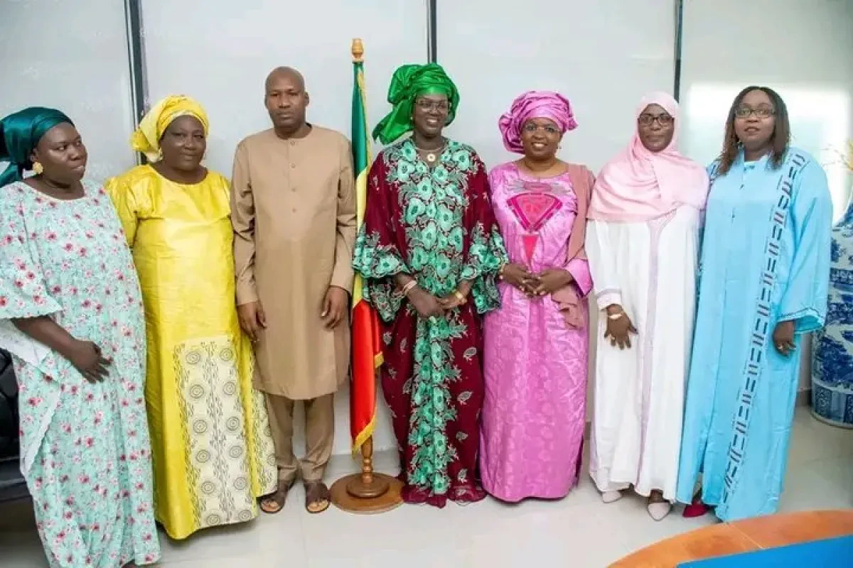 Rencontre du Ministre de la Santé avec les Associations de Sages-femmes et Infirmières d’État du Sénégal